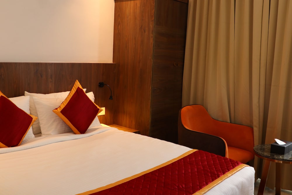 Deluxe Room - Photo 10