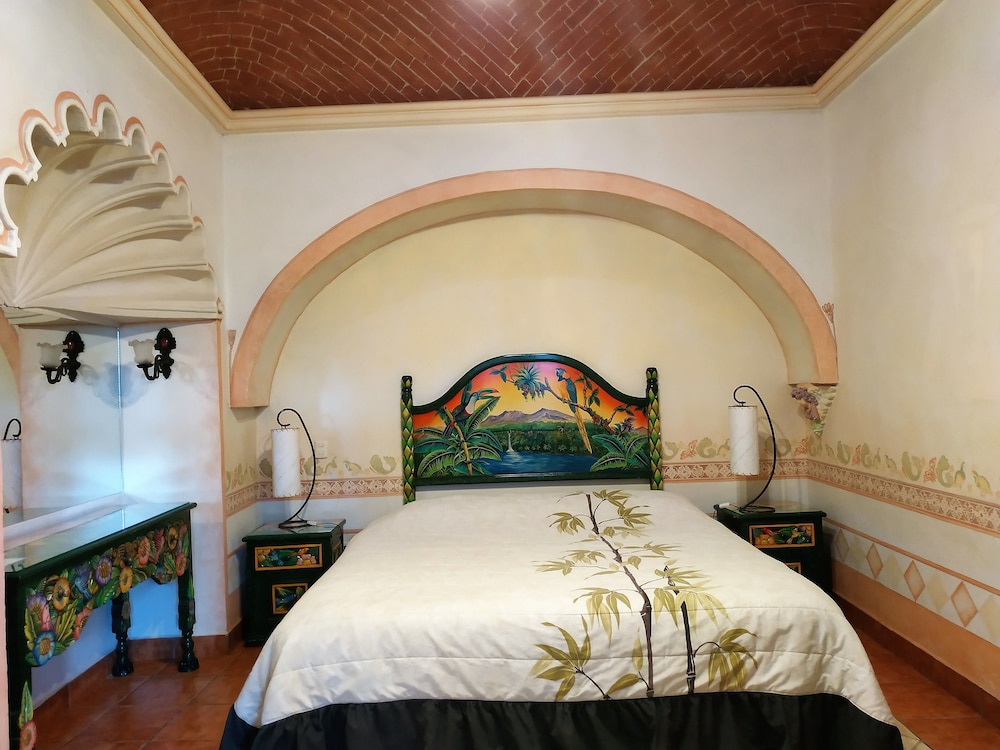 Romantic Room, 1 King Bed, Non Smoking photo 3
