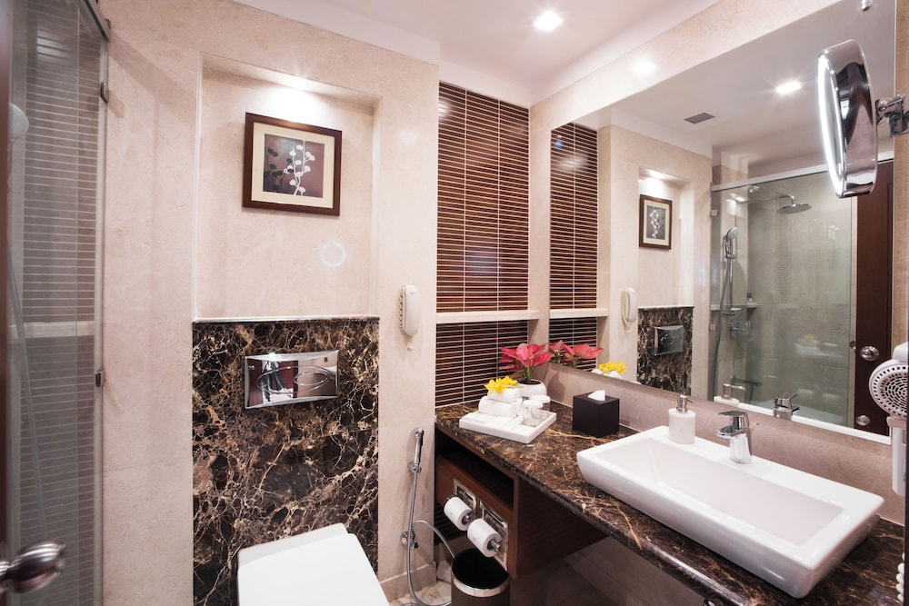 Premium Twin Room photo 3