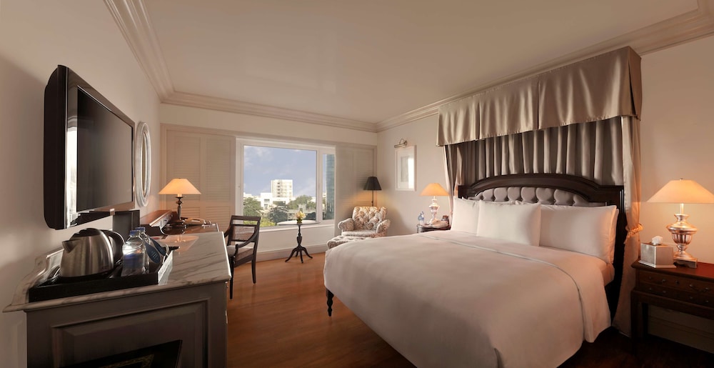 Executive Room - Photo 6