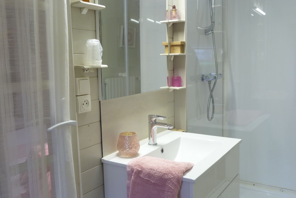 Classic Double Room, Ensuite (gîte La Bergerie) photo 2