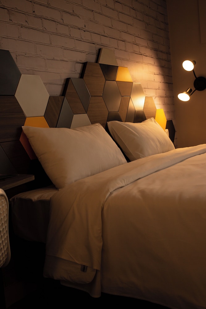 Standard Room, 1 Double Bed, Non Smoking - Photo 4