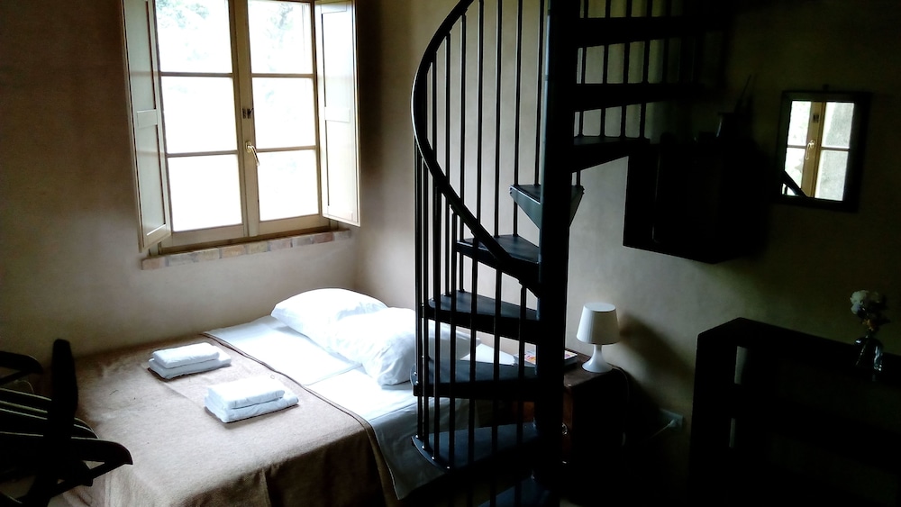 Family Room, Hill View photo 1