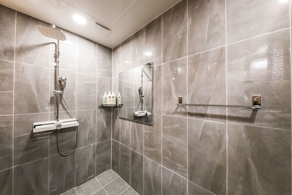 Twin Room - Photo 4