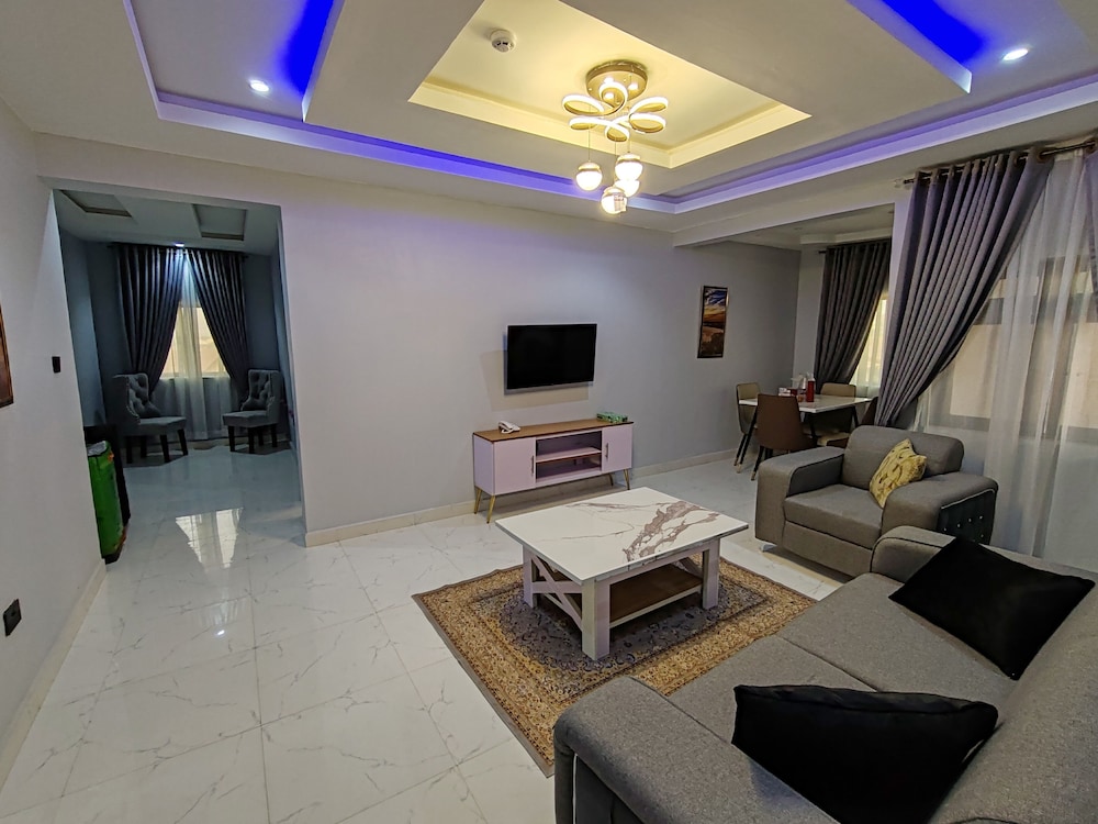 Presidential Apartment, Garden View