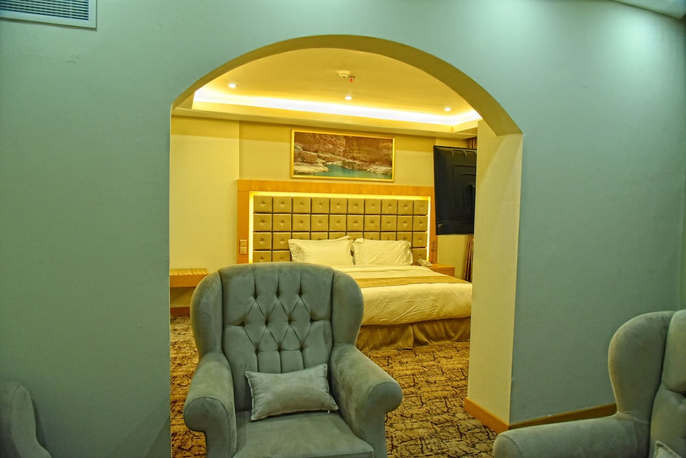 Standard Studio Suite photo 2