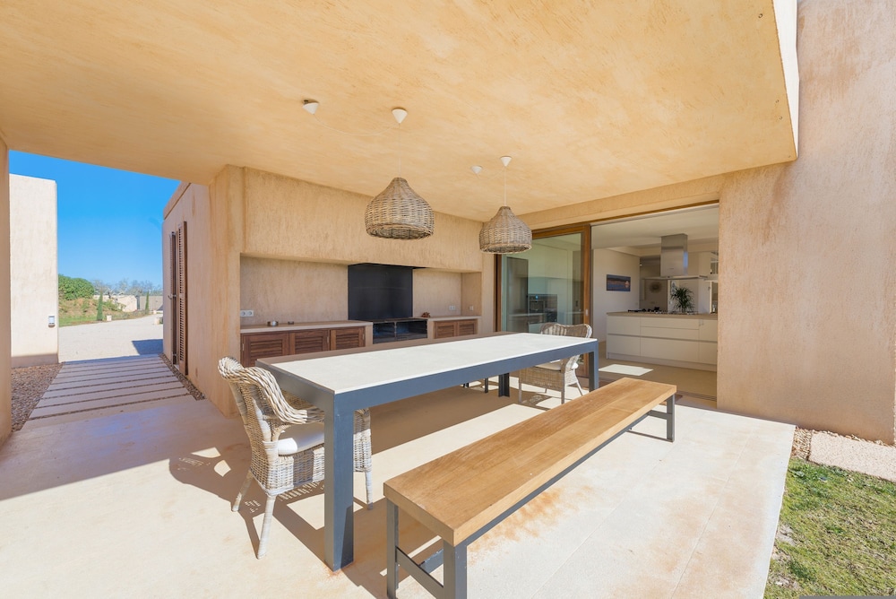 Villa photo 3