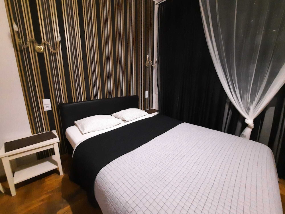 Basic Double Room, Courtyard View (5) photo 1