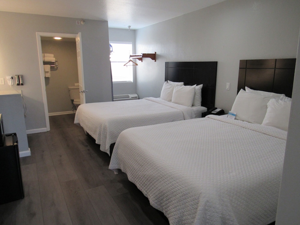 Suite, 2 Queen Beds (2 Queen Bed Suite) - Photo 1