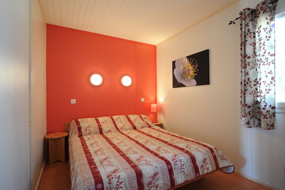 Chalet (Bellevue) photo 2