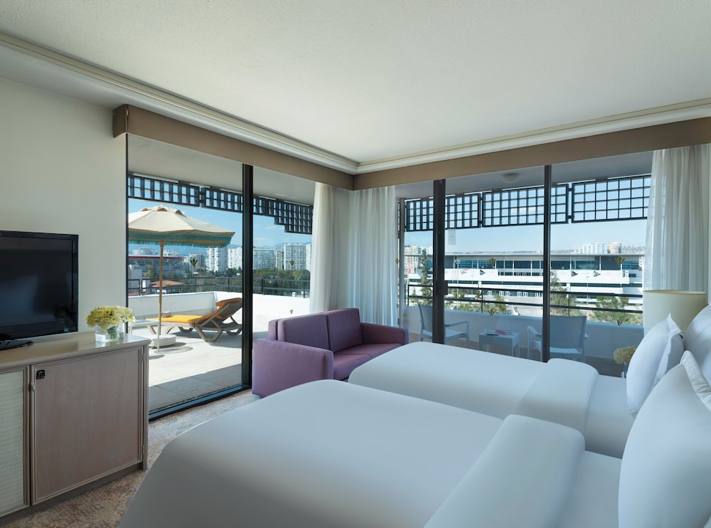 Family Terrace Suite King Bed, Land View photo 2