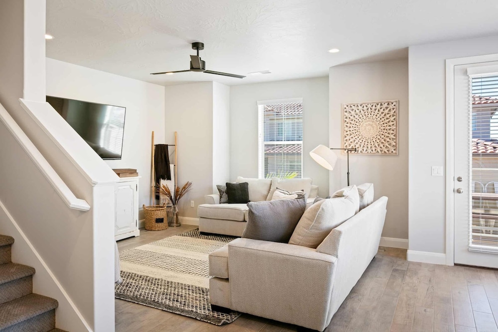 Junior Suite with Caldera View