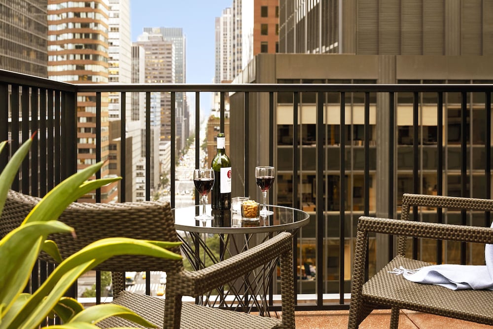 Suite, 2 Queen Beds, Terrace