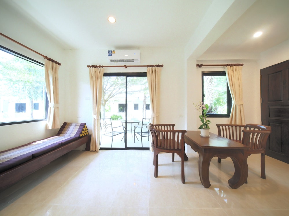 Standard Bungalow, 2 Twin Beds, Ensuite - Photo 3