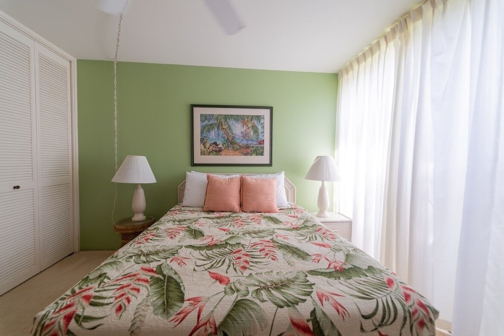 Condo, 1 Bedroom photo 2