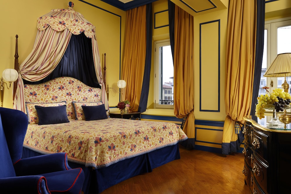 Deluxe Room, City View - Photo 1