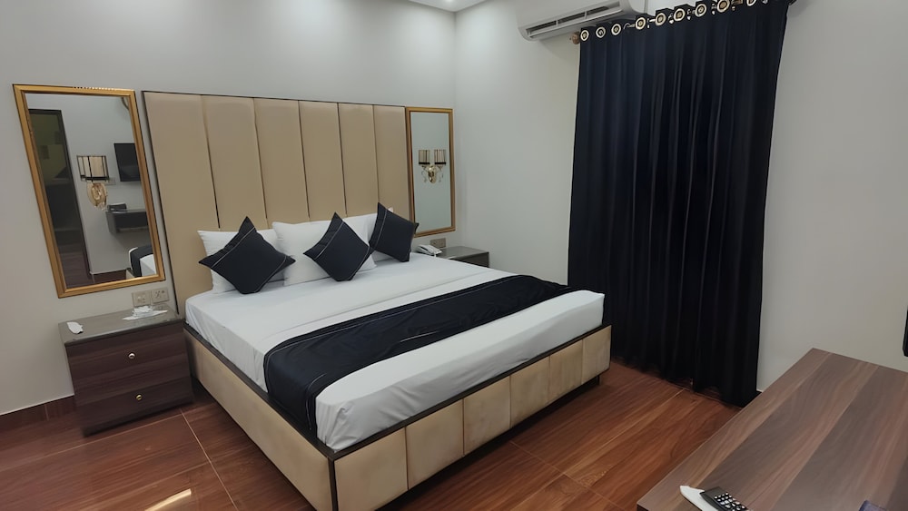 Deluxe Double Room, City View