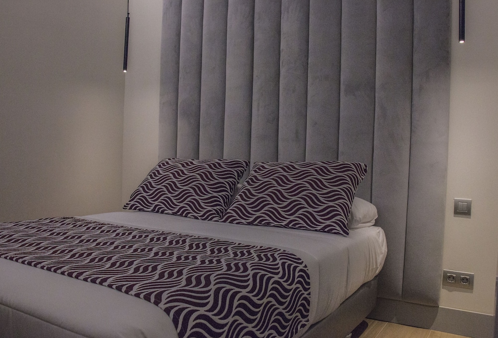 Basic Double Room, Private Bathroom (DbM) - Photo 4