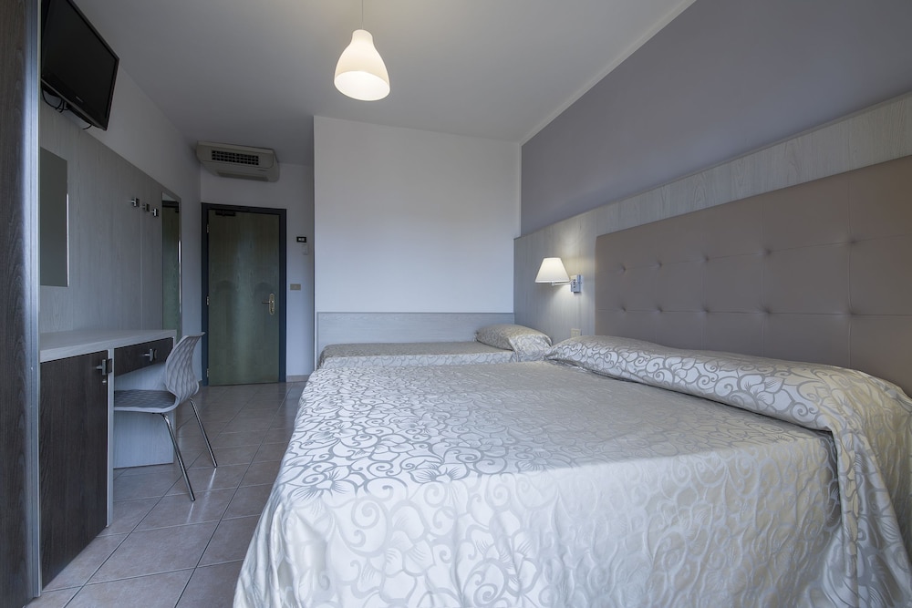 Triple Room, Terrace photo 3
