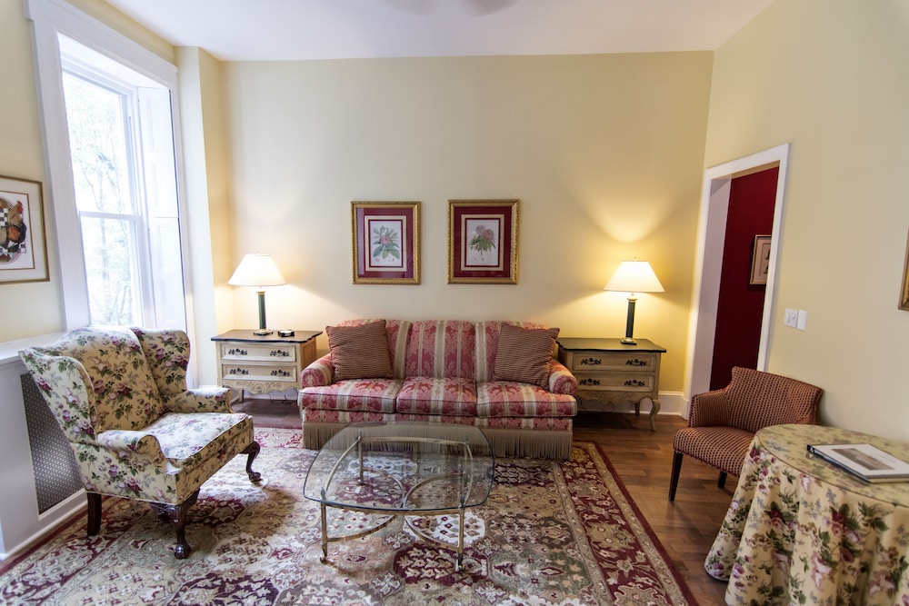 Lafayette Executive Suite