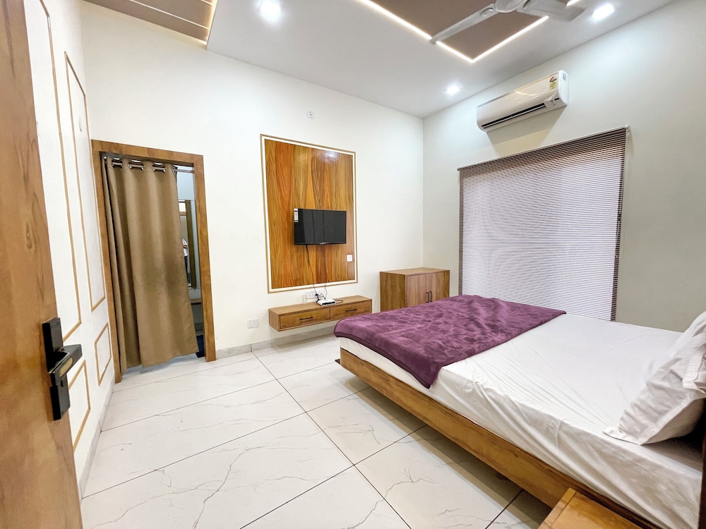 Deluxe Triple Room photo 2