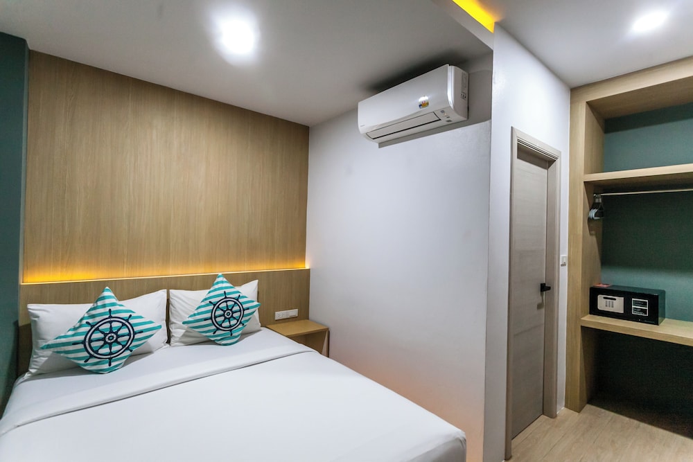 Deluxe Double Room- No View photo 3
