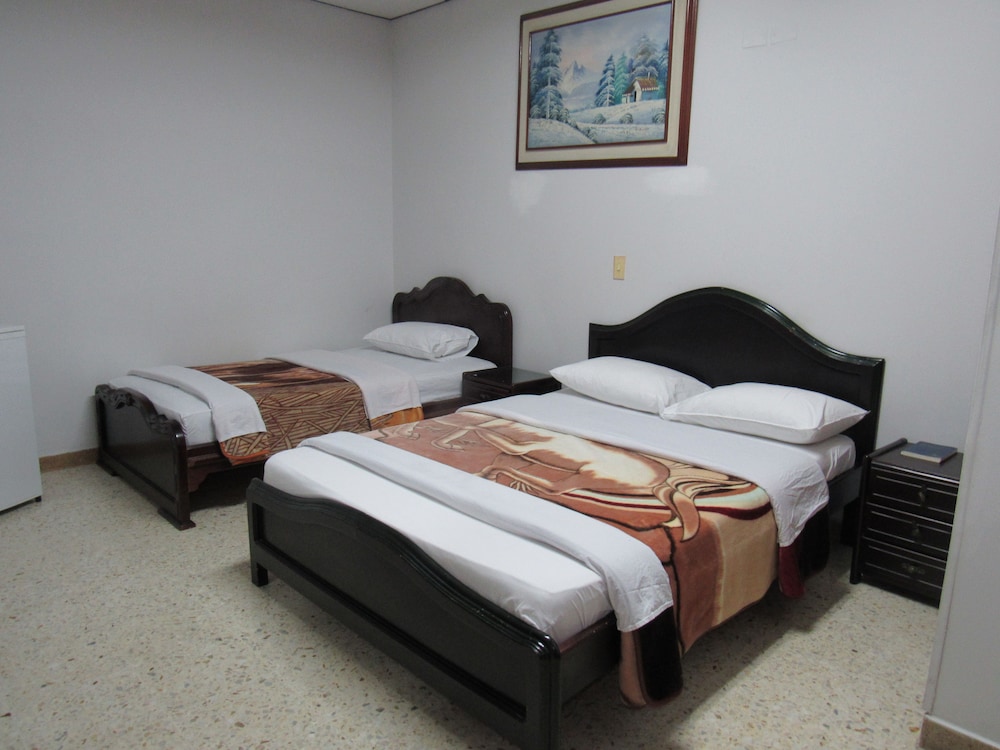 Family Room, Multiple Beds