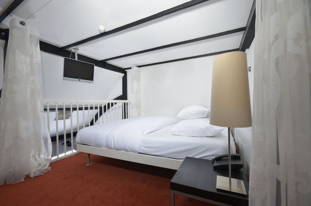 Room photo 2