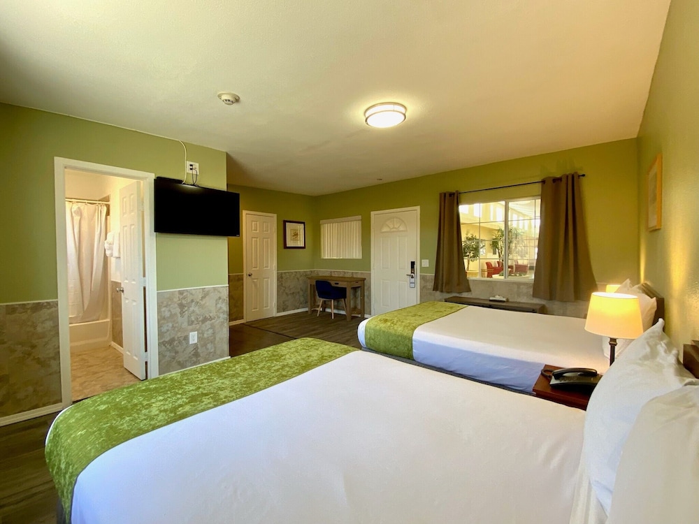 Standard Suite, 2 Queen Beds, Kitchenette photo 1