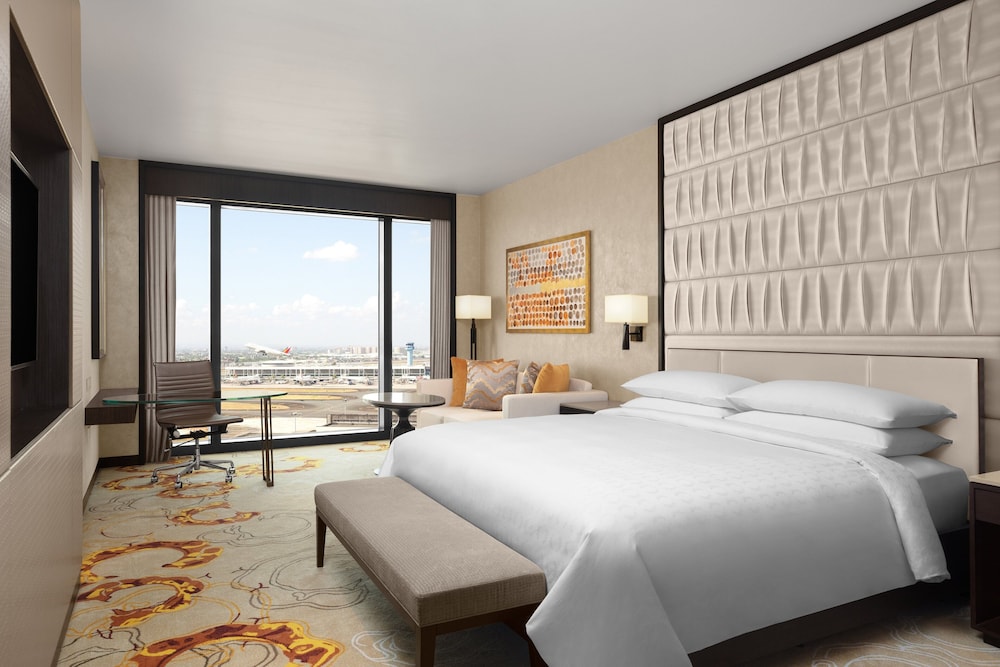 Suite, 1 Bedroom - Photo 4