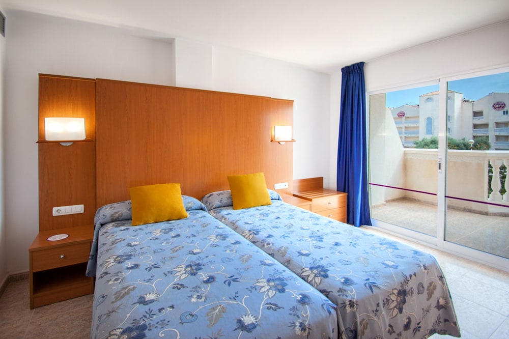Family Room, Terrace (3 Adults + 1 Child) photo 2