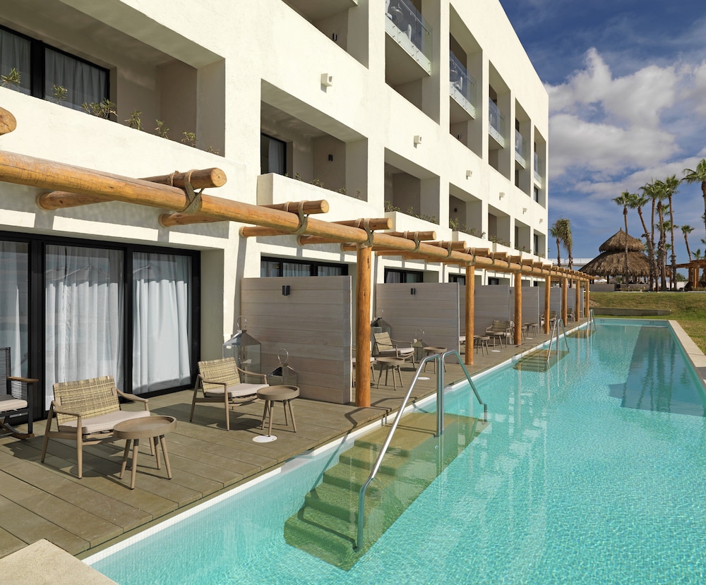 The Reserve Suite Swim-Up - Photo 3