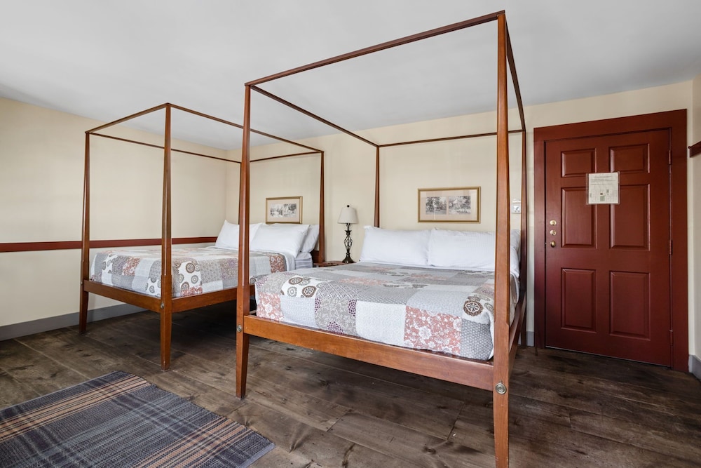 Standard Room, 2 Queen Beds - Photo 3