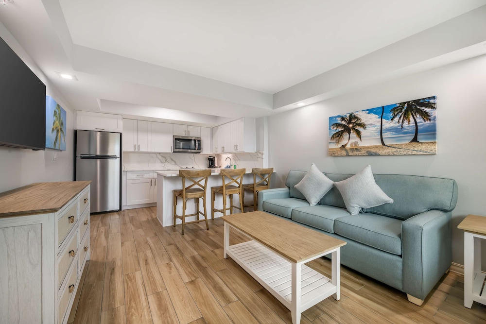 Suite, 2 Double Beds, Kitchen, Poolside (with Sofabed, Ground Floor) - Photo 3