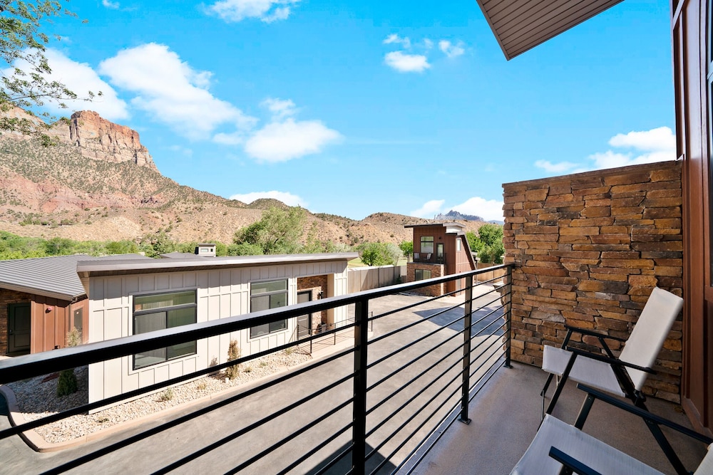 Deluxe Bungalow, 1 King Bed with Sofa bed, Mountain View