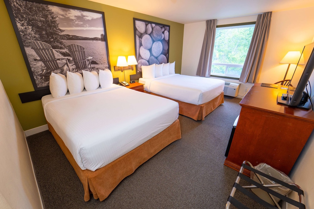 Standard Room, 2 Queen Beds, Non Smoking - Photo 2
