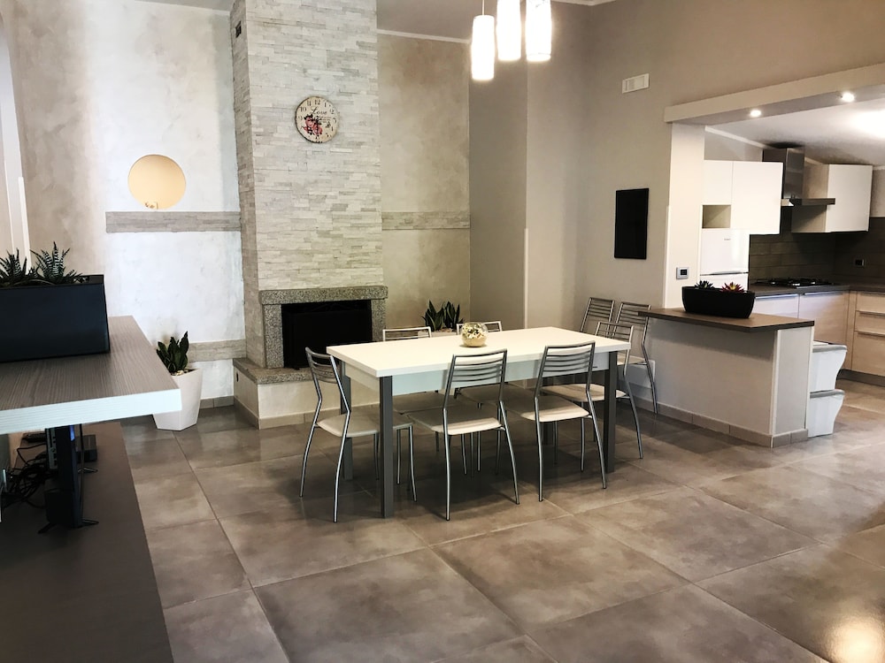 Deluxe Villa, 4 Bedrooms, Hot Tub, Annex Building photo 3