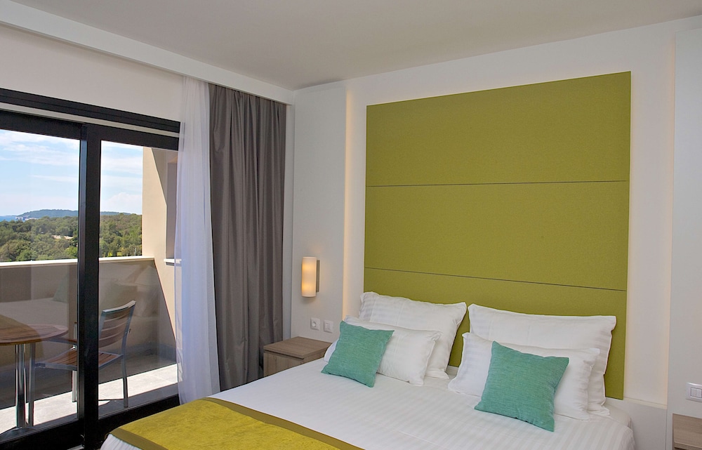 Premium Room - Photo 3