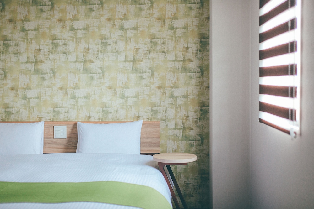Double Room, Non Smoking - Photo 18