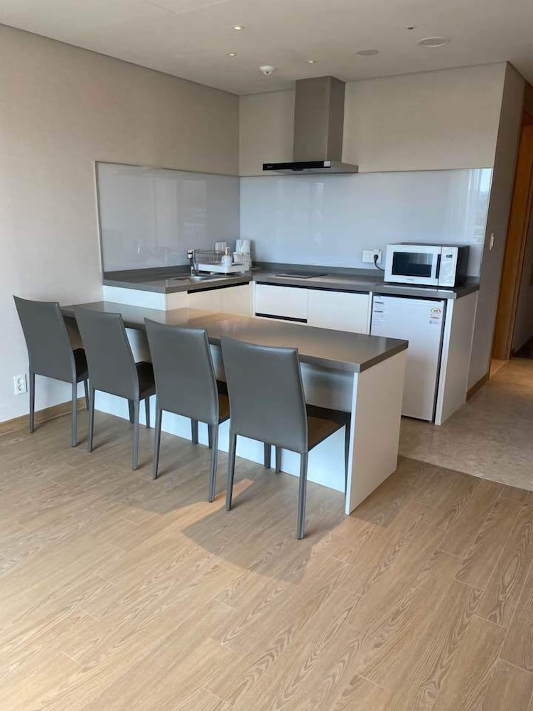 [Breakfast & Aquana Pkg] Suite Premier: Breakfast And Aquana For 2 photo 2