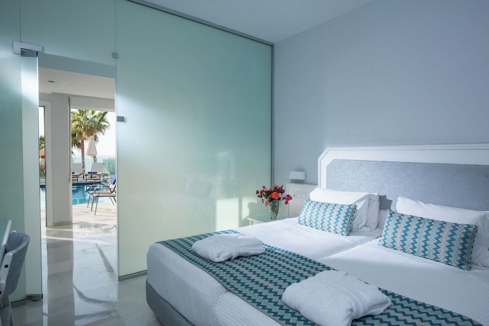 Family Suite, Private Pool, Partial Ocean View