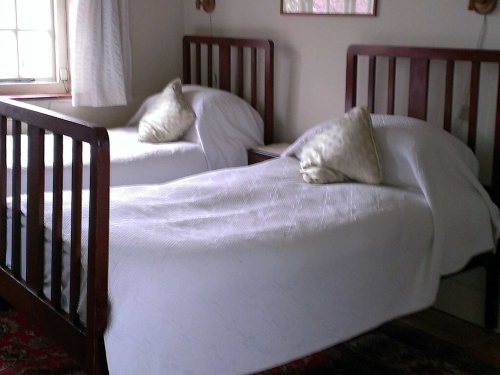 Comfort Triple Room, Shared Bathroom, Garden View photo 2