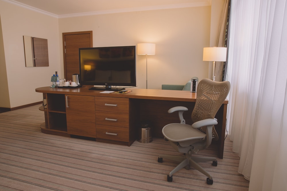 Junior Suite, 1 King Bed photo 3