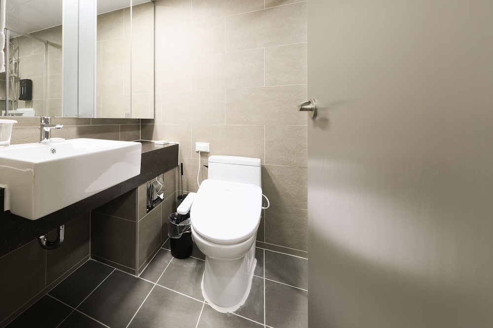 Premium Double Room - Photo 8