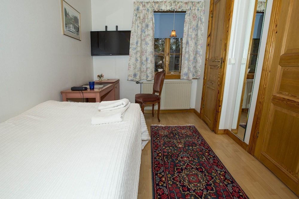 Single Room photo 2
