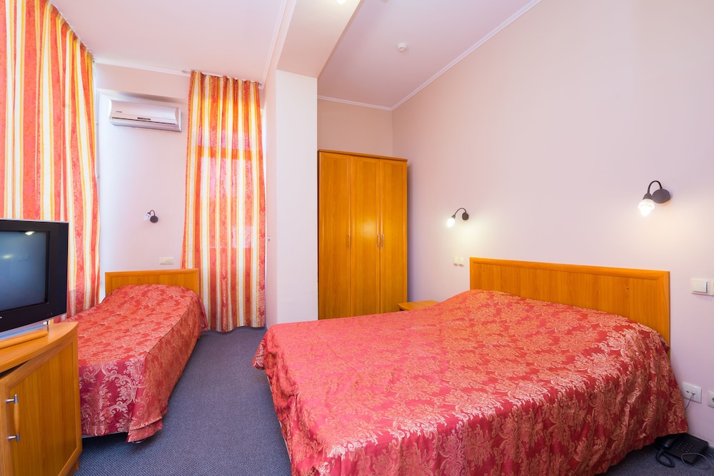 Standard Triple Room photo 1