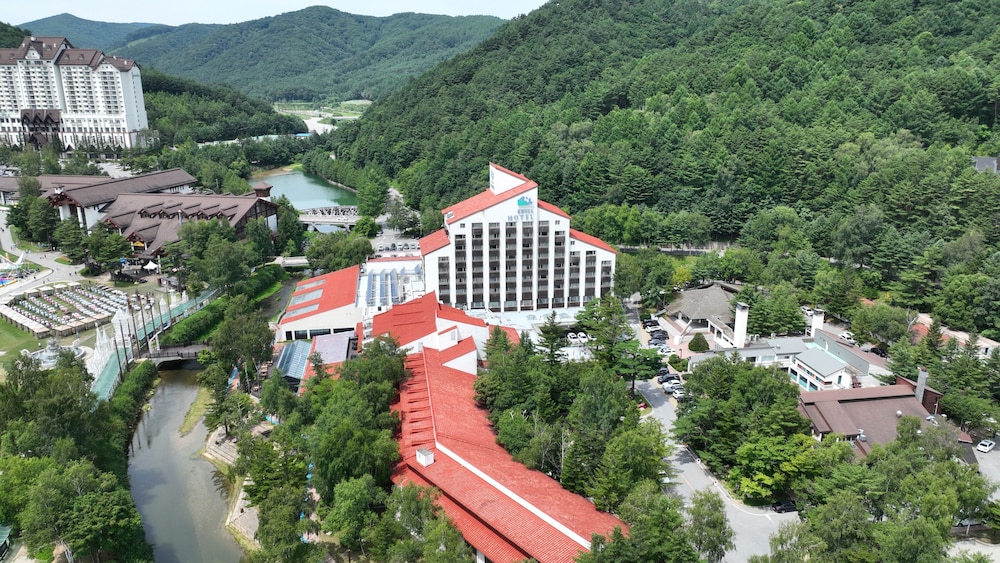 [Dragon Valley Hotel] Deluxe Family Twin - Photo 11