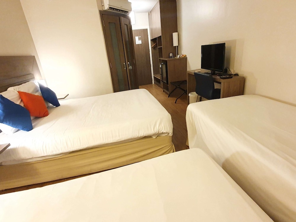 Family Room, Multiple Beds - Photo 3