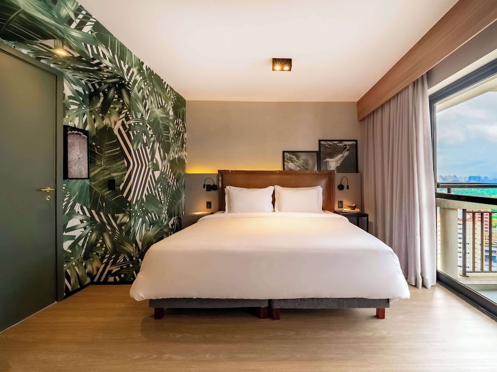 Executive Room, 1 King Bed - Photo 1