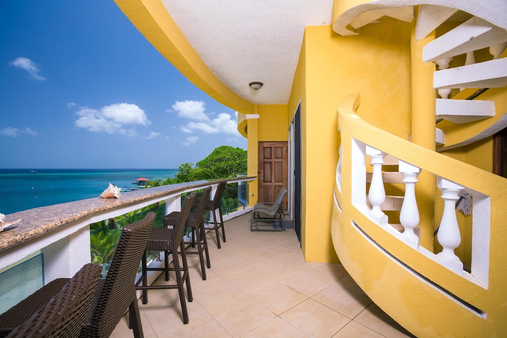 Condo, 3 Bedrooms, Terrace, Ocean View photo 2